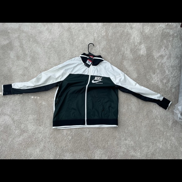 Nike jacket - Picture 5 of 7